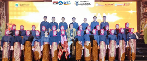 Penampilan Paduan Suara Universitas Yatsi Madani Dalam acara "RAKER KESDA BANTEN"